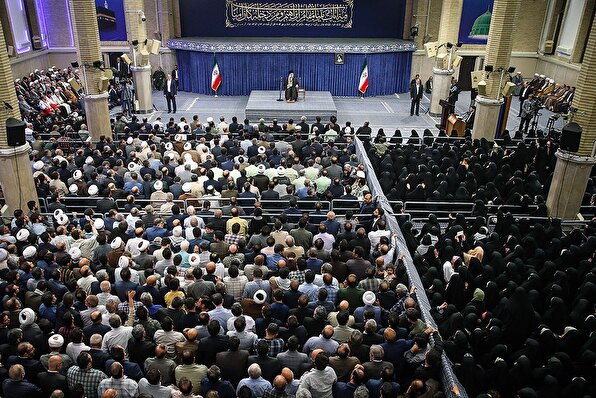 رهبر انقلاب: هیچ منفعتی برای امت اسلامی بالاتر از اتحاد نیست، اگر امت اسلامی متحد باشند غزه اتفاق نمی‌افتد و یمن تحت فشار قرار نمی‌گیرد
