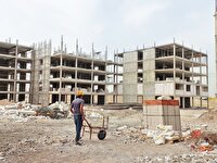 وام‌ها آب می‌روند، خانه‌ها همچنان دور می‌مانند