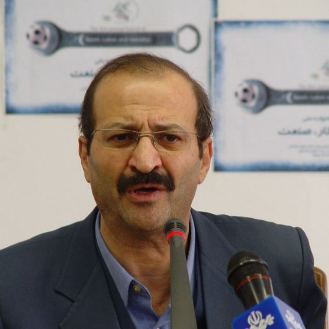 شرایط رقابت تولیدکنندگان داخلی با خارجی فراهم شود