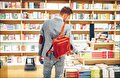 کتاب جدید بخرید، حتی اگر کلی کتاب نخوانده دارید