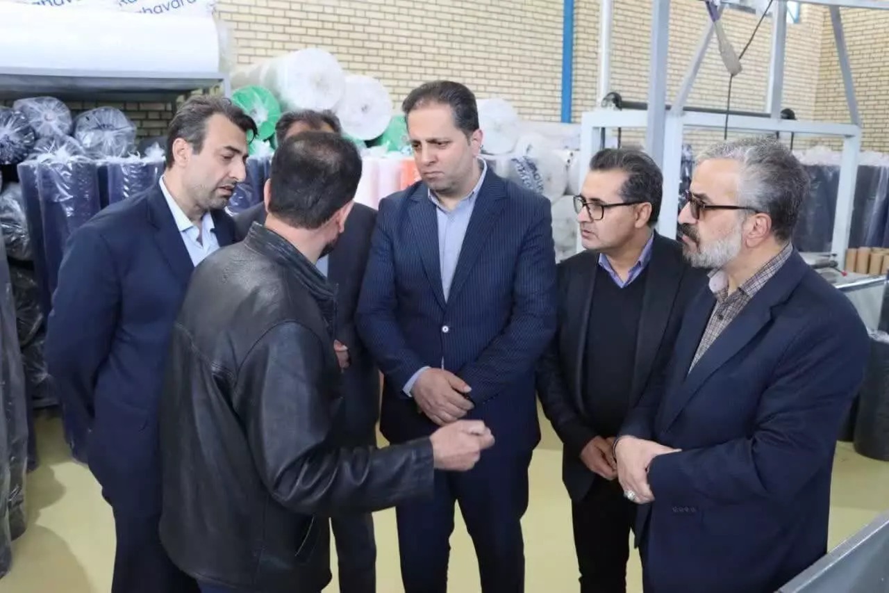 بازدید معاون اقتصادی استاندار همدان از کارخانه رهاورد