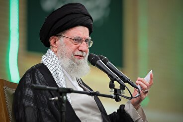 رهبر انقلاب: به کوری چشم دشمنان ایران عزیز بیش از این پیشرفت خواهد کرد