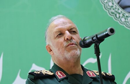 سپاه مأمور حفظ انقلاب و خدمت به مردم است