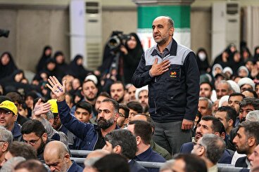 قدرشناسی کارگر کارخانه احیا شده هپکو از رئیس جمهور شهید در حضور رهبر انقلاب