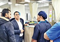 عاملان کوری ۹ بیمار بیمارستان نگاه پای میز محاکمه 