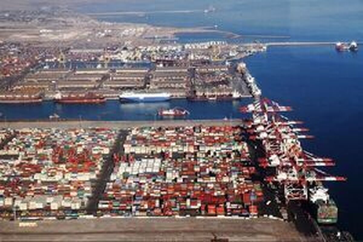 خروج کامیون‌ها از بندر شهید رجایی در حال انجام است