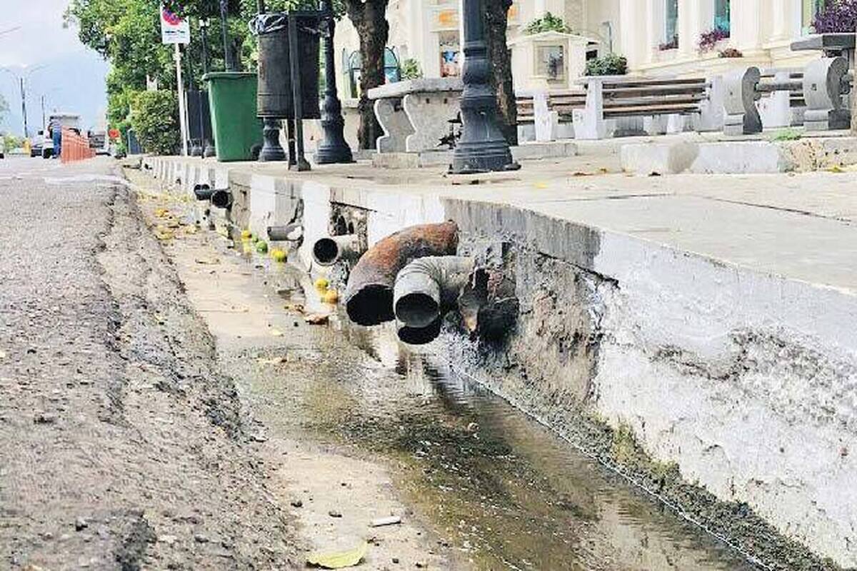 شهری بندری با چالش‌های جدی در تأمین آب شرب و مدیریت فاضلاب شهری 
