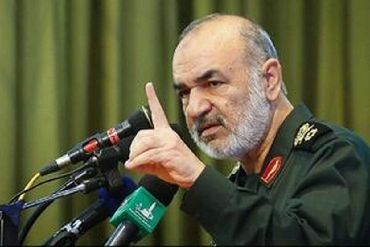 سرلشکر سلامی: مقابله امروز ما با آمریکا ادامه دفاع مقدس است