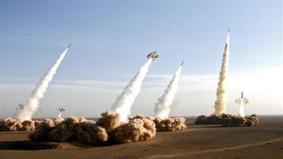 تحلیلگر صهیونیست: اسرائیل نهایت دو هفته در برابر موشک‌های قدیمی ایران توان دارد