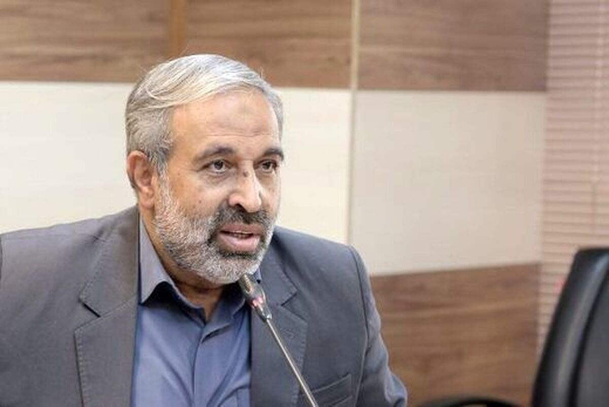 نماینده تهران: پیامک‌های ارسالی به نمایندگان از مراکز خاص مدیریت می‌شود