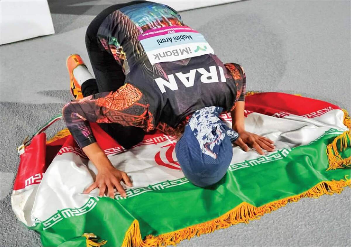 زنده باد آن کس که هست از جان هوادار وطن