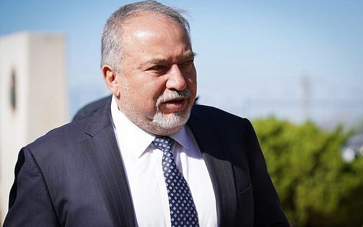 لیبرمن خواستار عقب‌نشینی کامل نظامیان صهیونیست از غزه شد