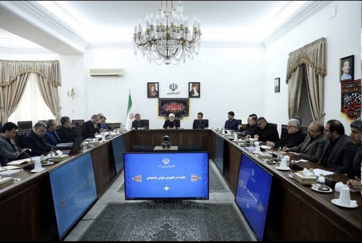 عارف: در کاربرد صلح‌آمیز فناوری هسته‌ای می‌توانیم به کشورهای جهان کمک کنیم