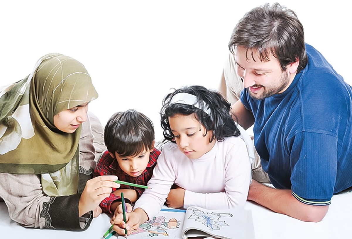 صمیمیت والدین با فرزندان مرجعیت خانواده را حفظ می‌کند