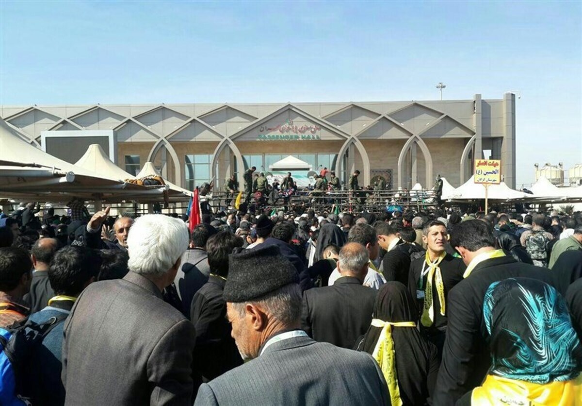 همکاری مرزبانی ایران و عراق در مرز مهران برای تسهیل در تردد زوار کربلا