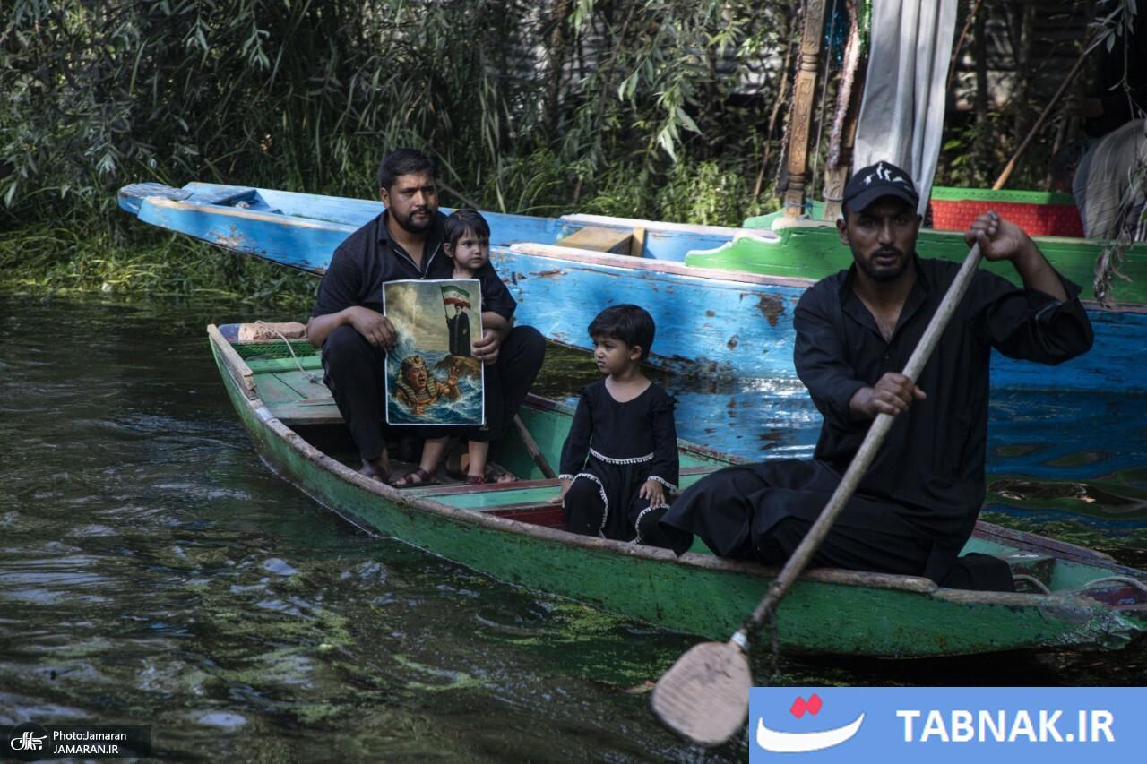 تصاویری از عزاداری سنتی کشمیری‌ها روی قایق