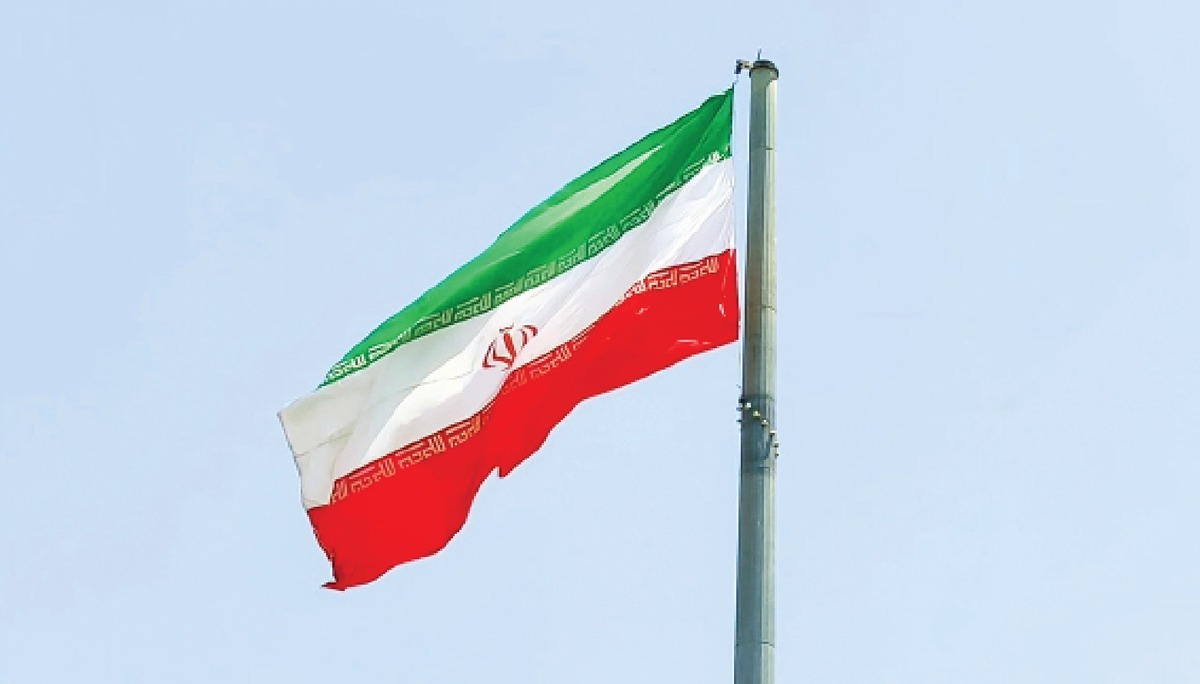 دست در دست هم مقابل متجاوز