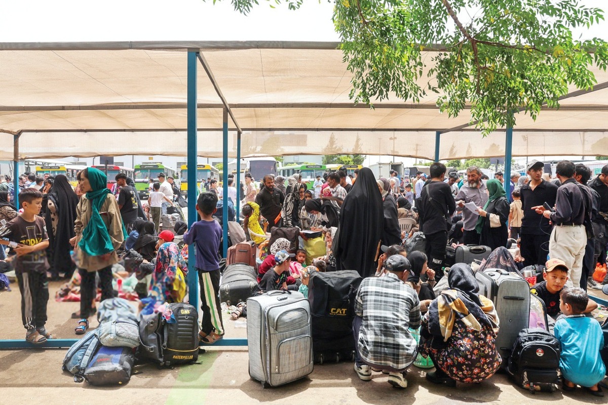 طالبان به جای استمداد از غرب افغانستان را با توان مهاجران بسازد