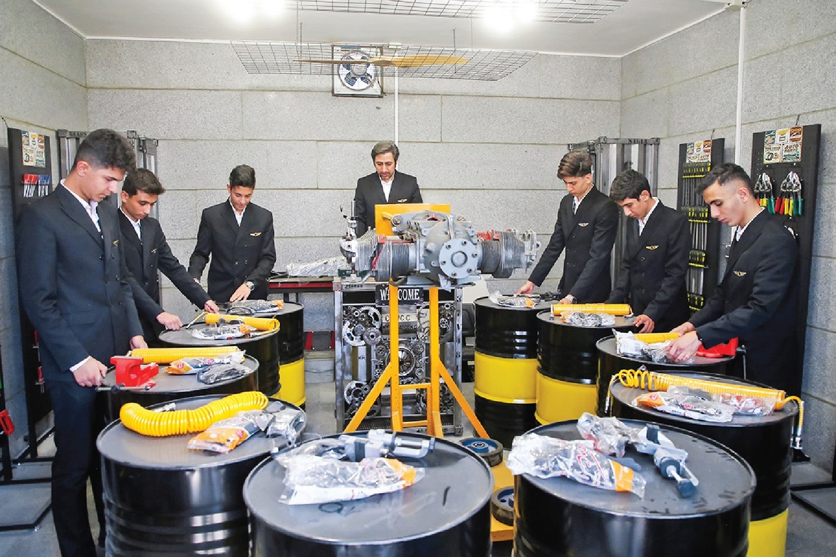 هدایت تحمیلی، آن هم بدون آگاهی و بدون آزادی!