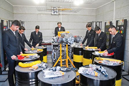 هدایت تحمیلی، آن هم بدون آگاهی و بدون آزادی!