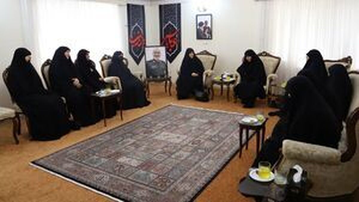 دیدار جمعی از همسران شهدای مدافع حرم با خانواده شهید سلامی