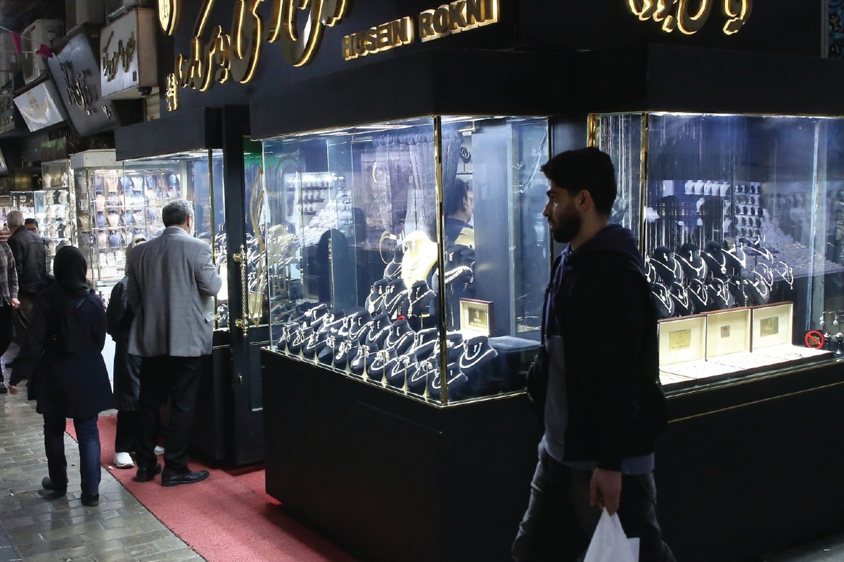 قیمت‌ها در بازار ارز و طلا عقب‌نشینی کرد