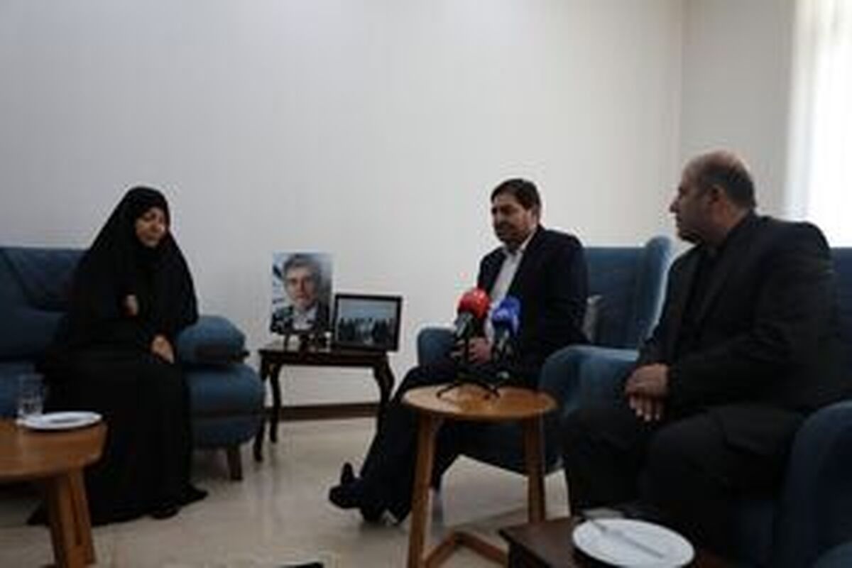ابلاغ سلام رهبر انقلاب به خانواده شهید فریدون عباسی