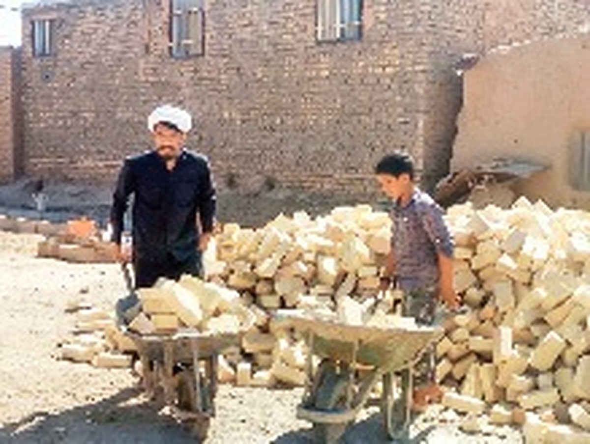 طلاب جهادگر همدانی برای بازسازی به تهران می‌آیند