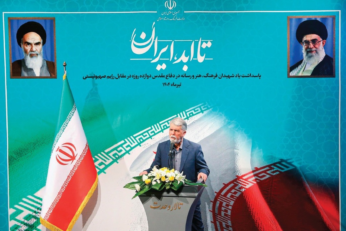 صالحی: اصحاب فرهنگ و هنر از ابتدای جنگ پای کار بودند