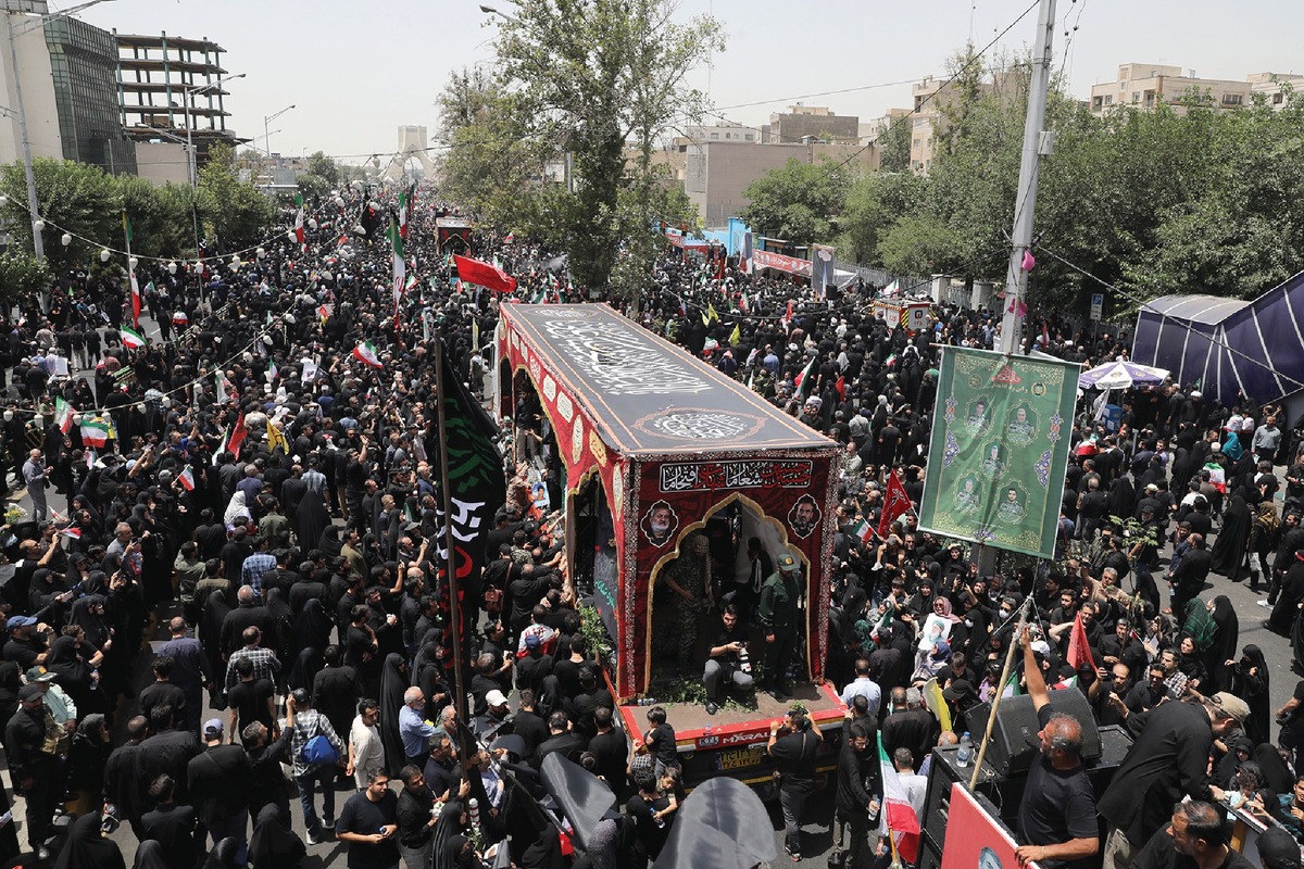 گوش به فرمان رهبر انقلاب هستیم