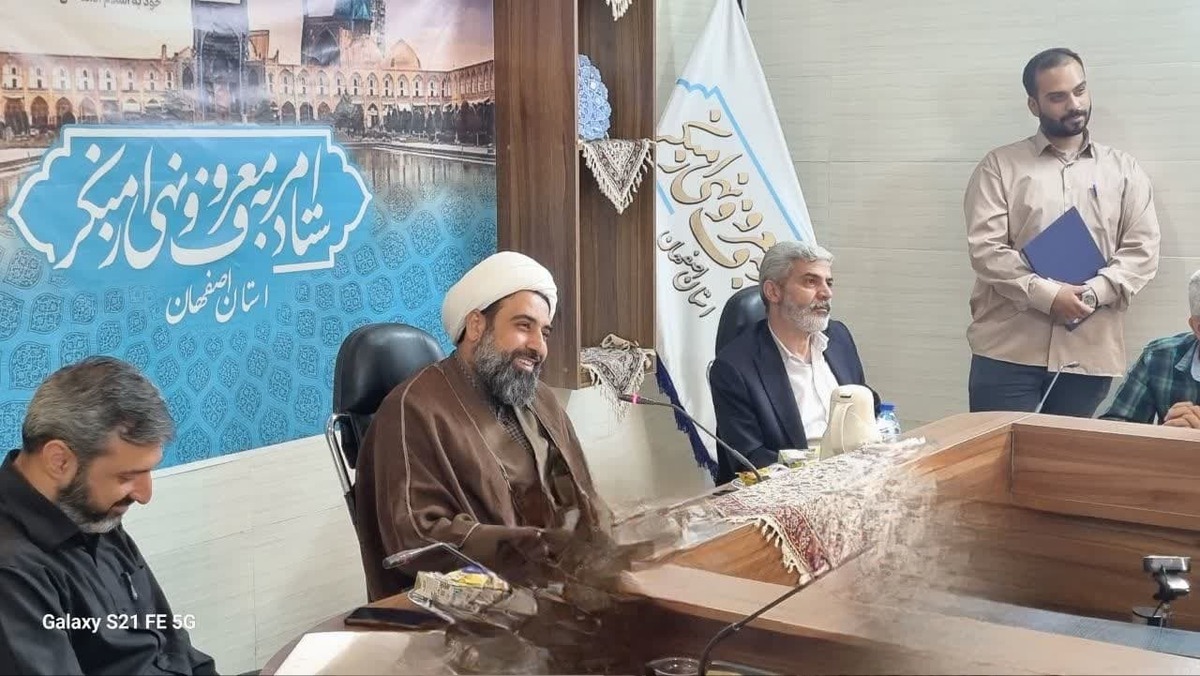 خبرنگاران مصداق کامل آمر به معروف و نهی از منکر هستند