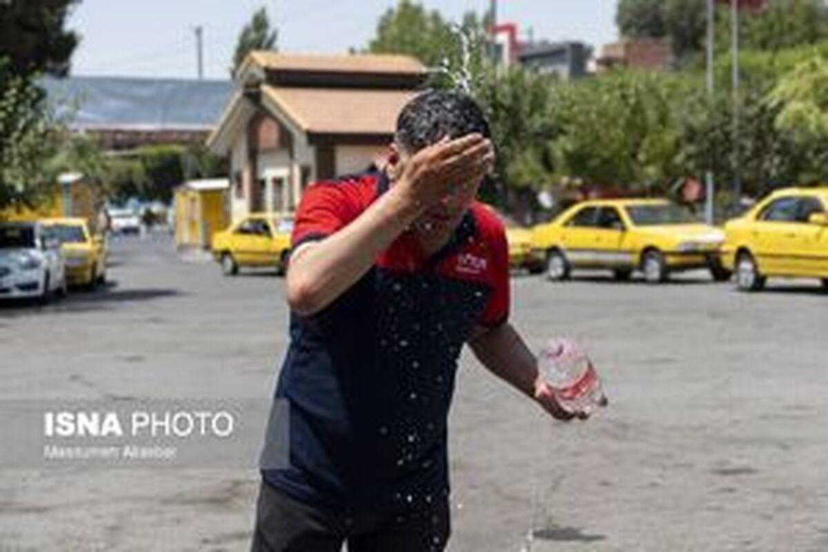 وزش باد و ماندگاری هوای گرم در تهران