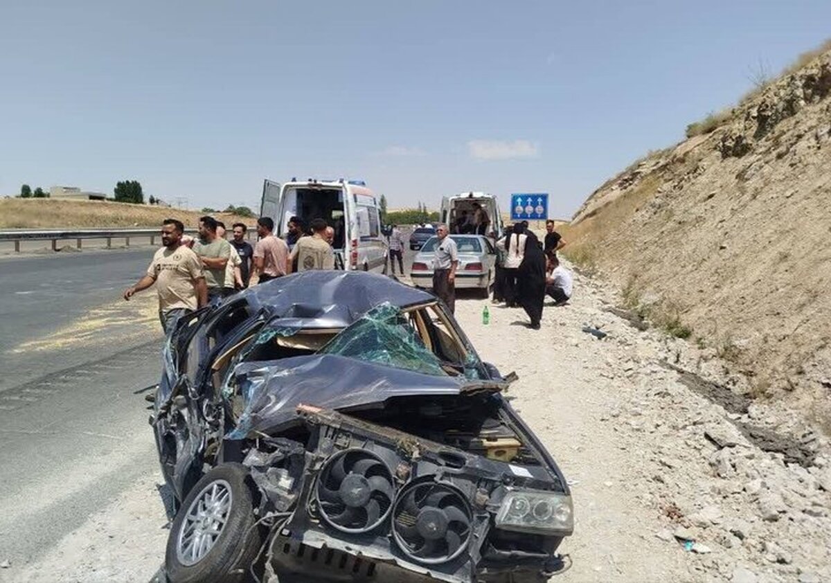 ۴ مصدوم در حادثه تصادف نیسان و پژو ۴۰۵ در اتوبان پیامبر اعظم