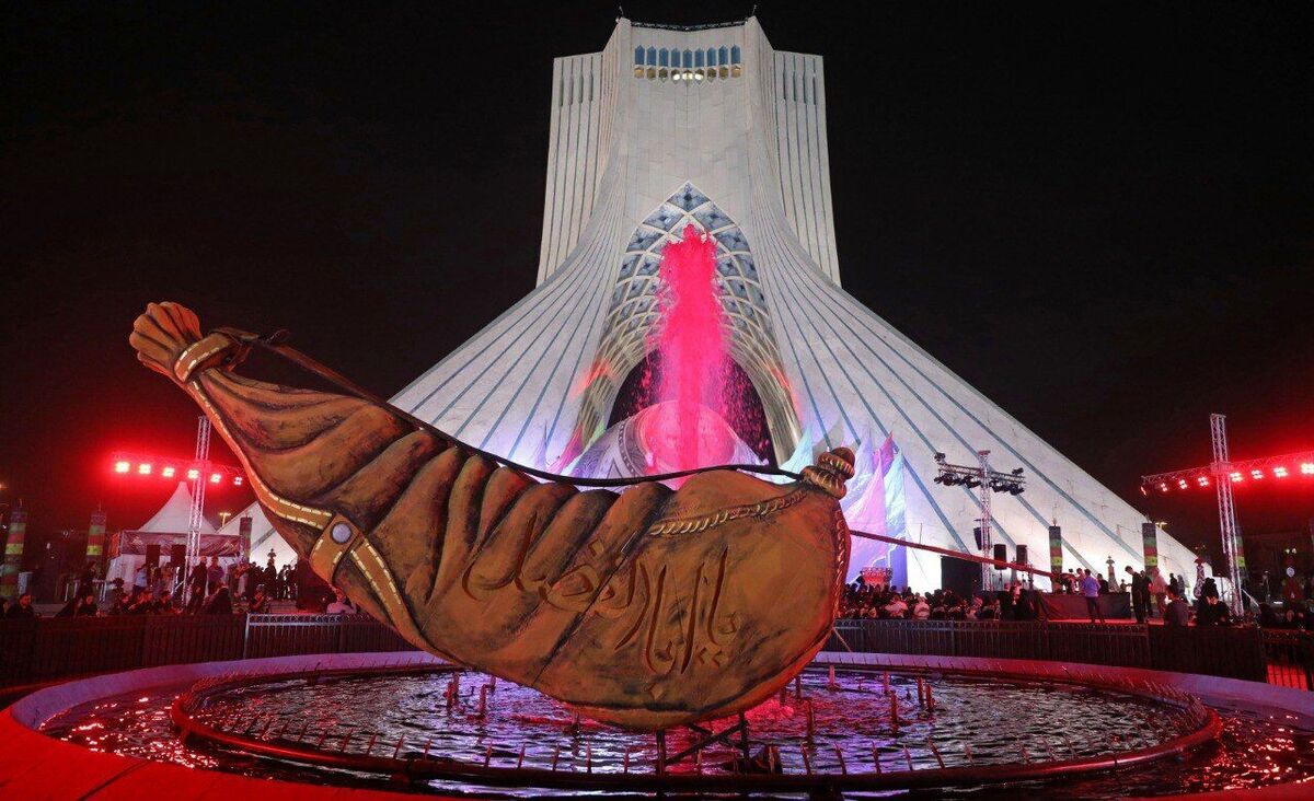 تمدید برنامه محرم شهر در میدان آزادی تهران/ گذرنامه همچنان صادر می‌شود