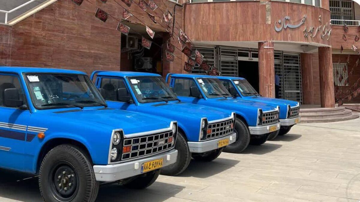 ارتقاء کیفیت خدمات شهری شهرداری مهستان با خرید ۴ نیسان ناوگان خدماتی