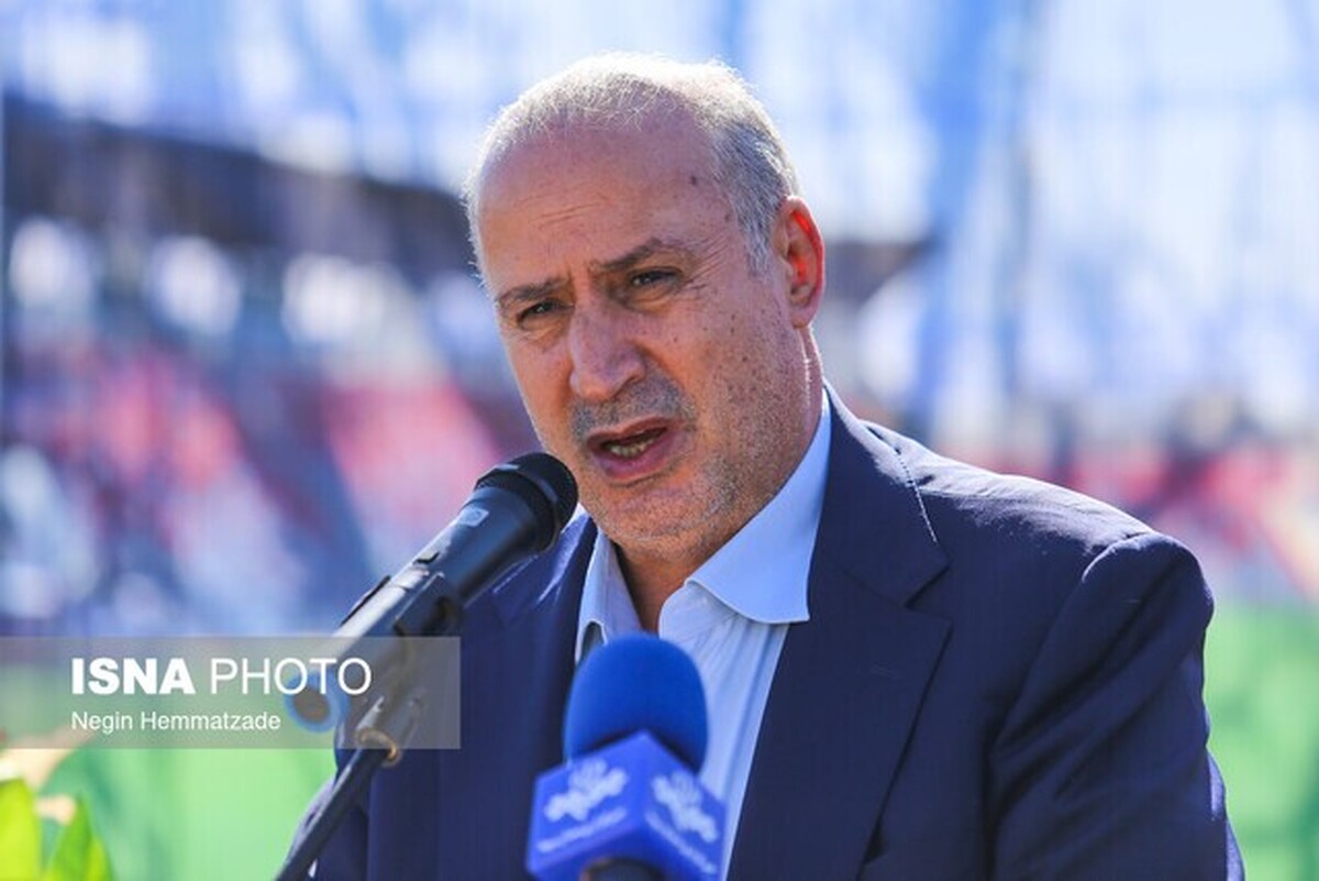 تاج: داور اگر شعار نژادپرستانه شنید، همان جا بازی را تمام کند