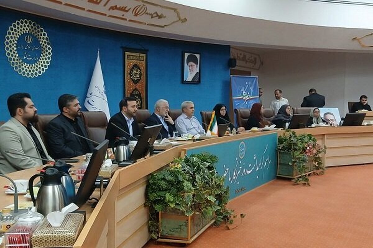 نشست صمیمی وزیر کشور با خبرنگاران برگزار شد