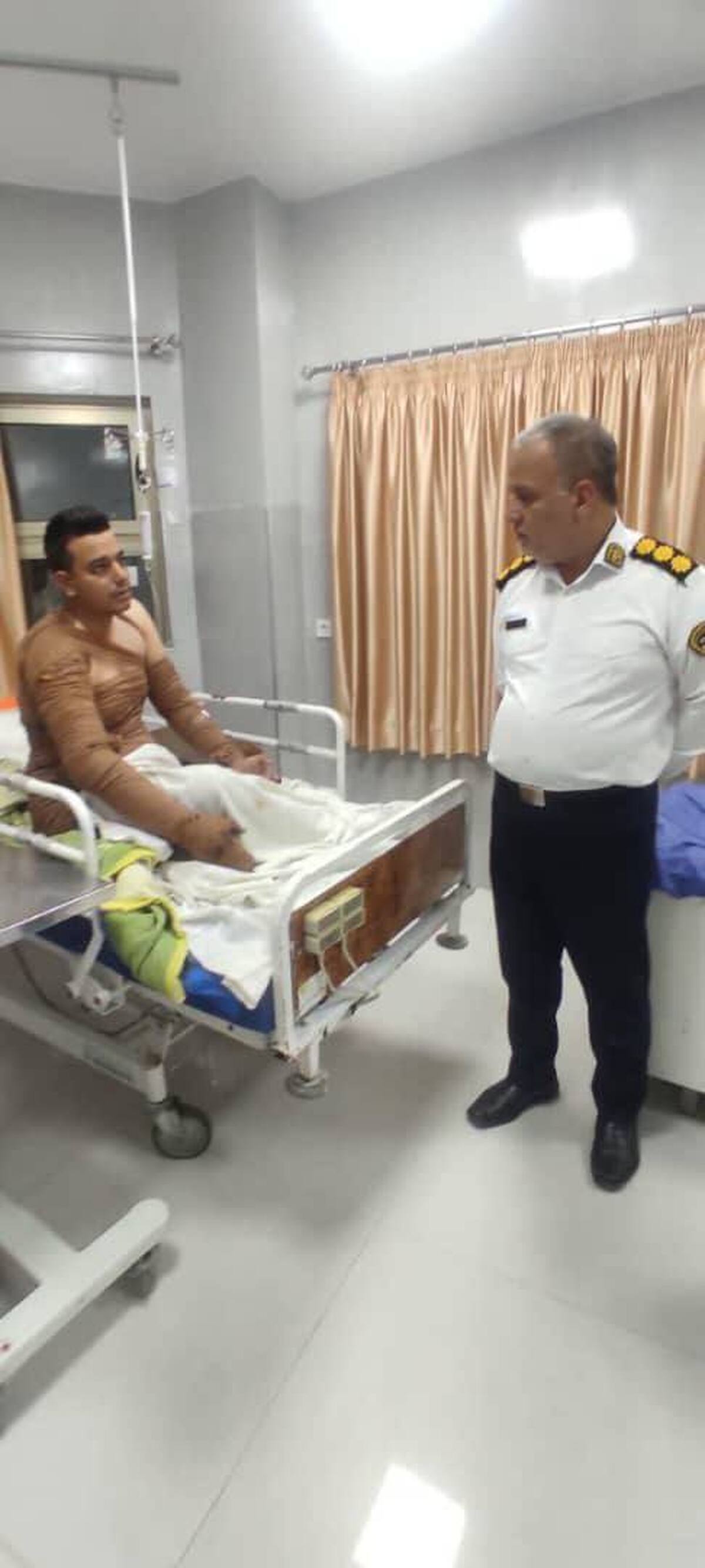 حمله آتش‌زا به مأمور پلیس راه در مشهد توسط راننده متخلف / متهم پیش از بازداشت خودکشی کرد