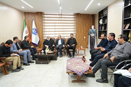 خبرنگاران فرماندهان خط مقدم جنگ رسانه ای هستند