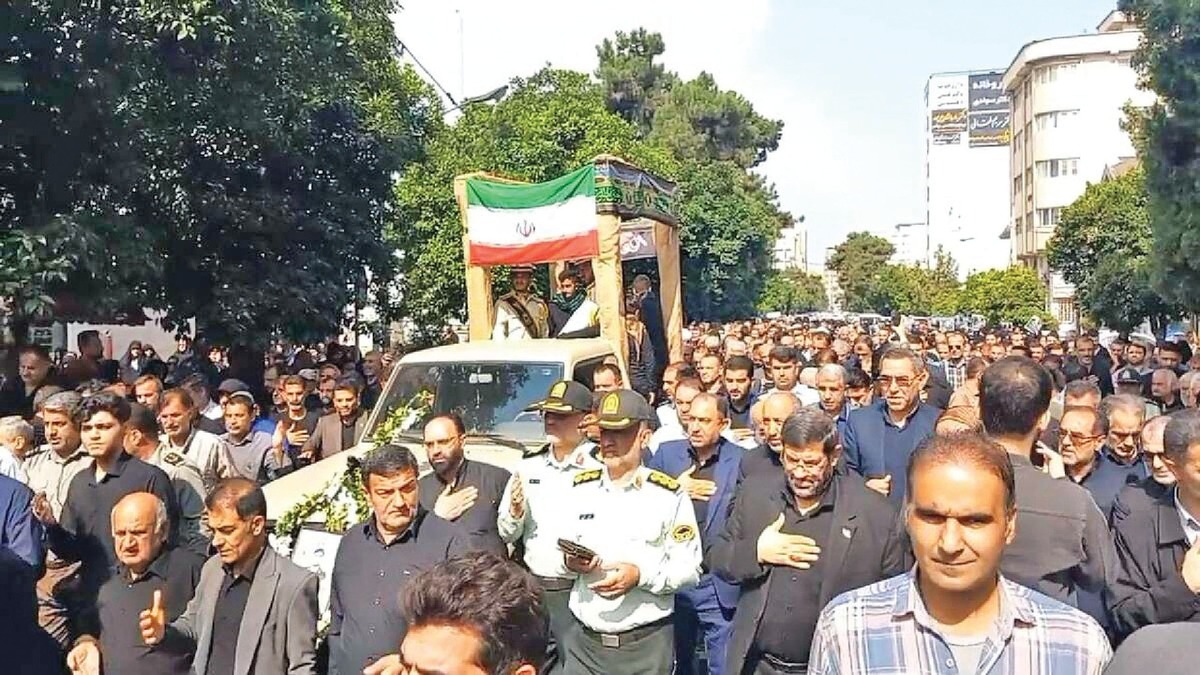 وصیت کرده بود با پرچم ایران دفن شود