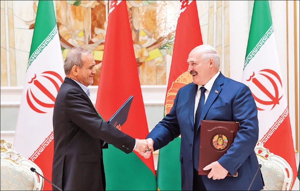 ایران و بلاروس ۱۲ سند همکاری امضا کردند