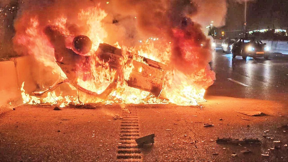 مرگ راننده در آتش‌سوزی پژو ۲۰۶