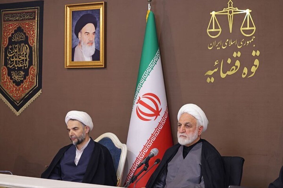 بدون‌ تردید منشاء جنایاتی مانند حمله به دادگستری زاهدان، آمریکاست