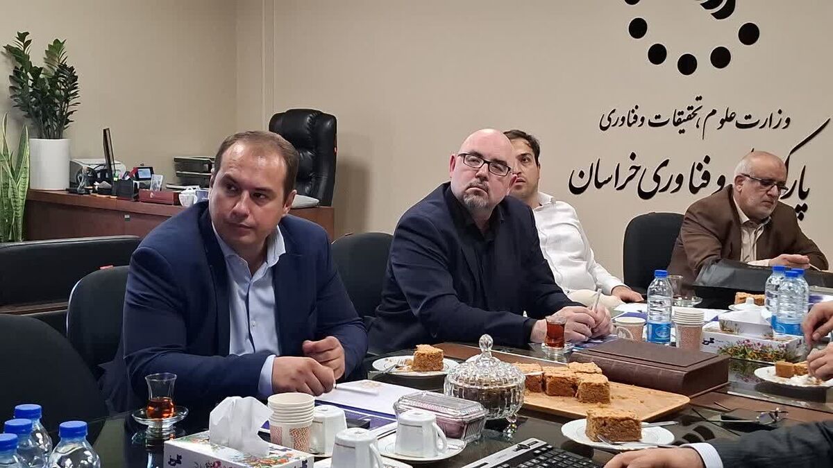 مقام روس: فعالیت‌های پارک علم و فناوری خراسان رضوی برایم الهام‌بخش بود