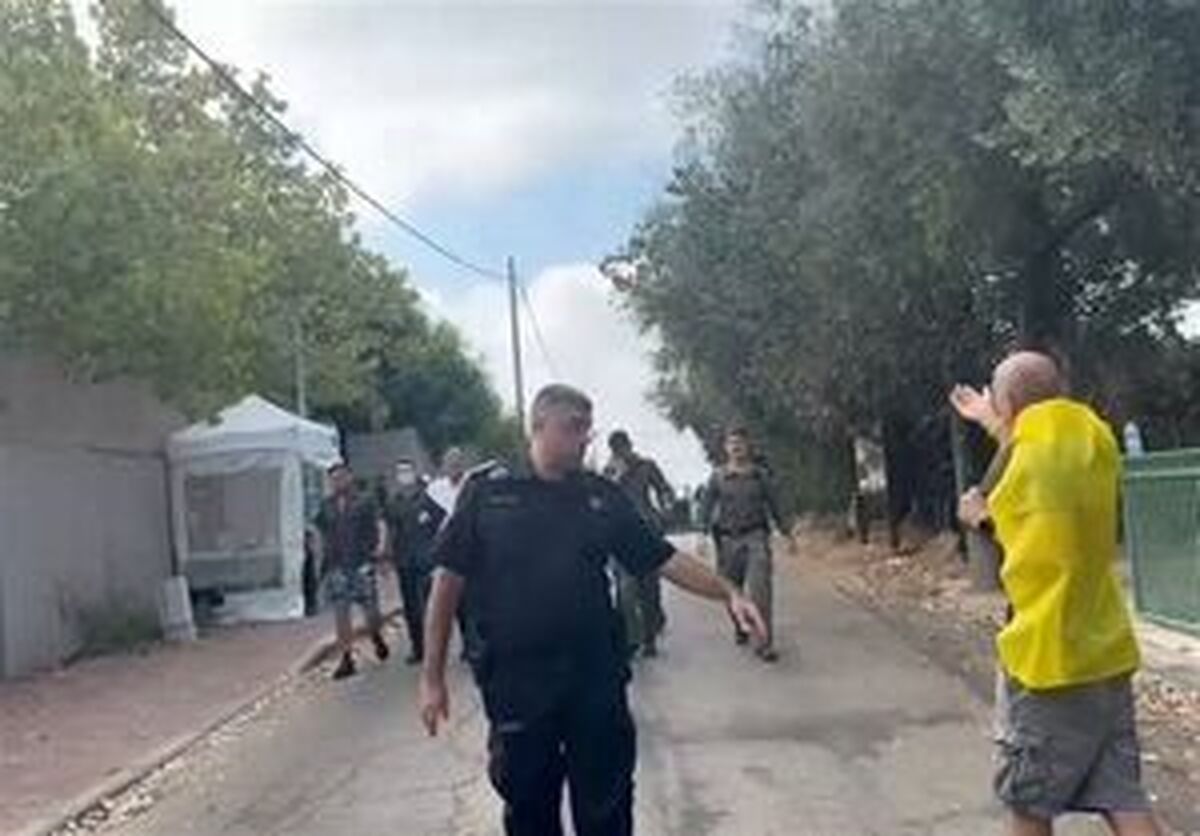 معترضین صهیونیست با  بن‌گویر  در مقابل خانه‌اش درگیر شدند
