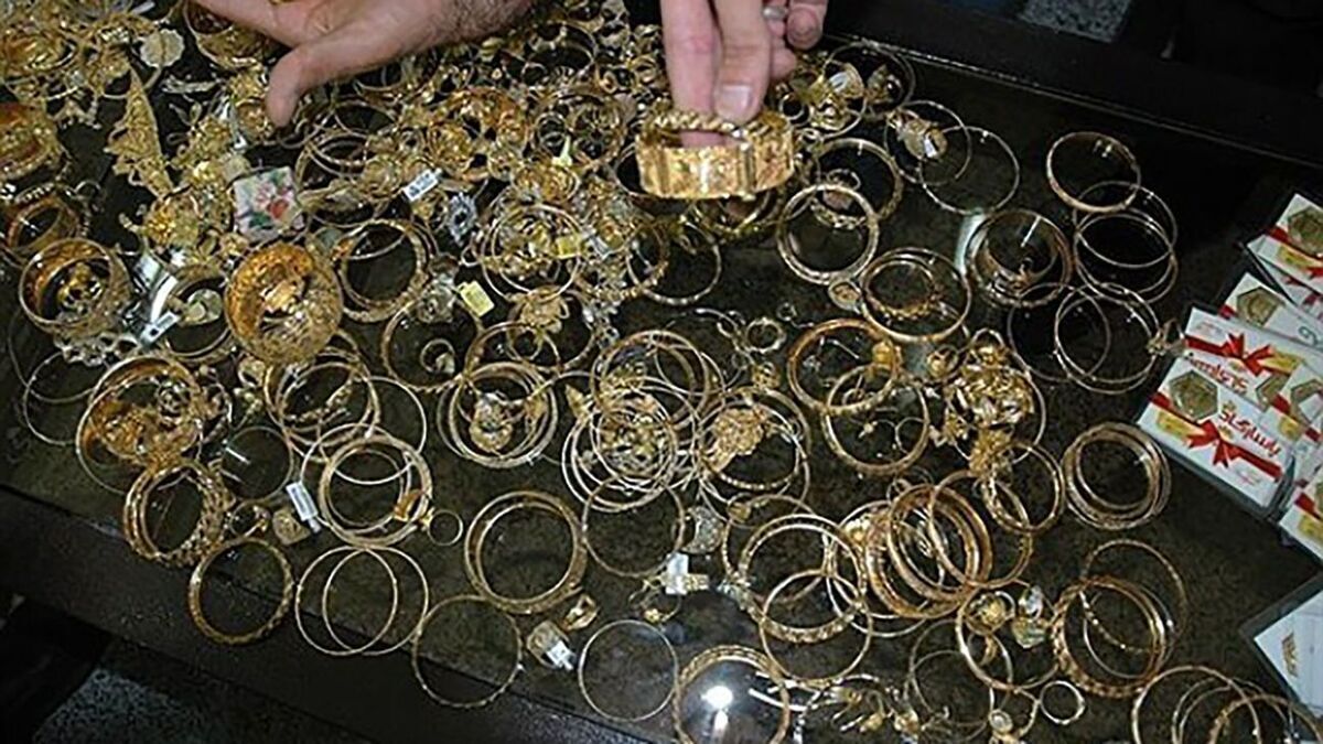 دستگیری زوج سارق طلا فروشی‌های قم