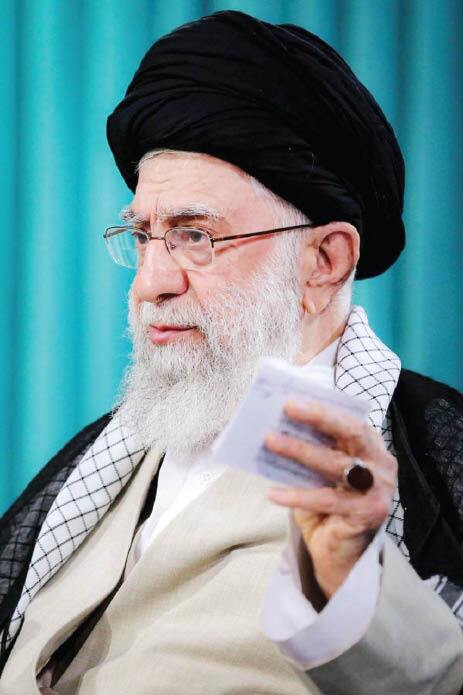 به نام شادکردن فاطمه‌زهرا (س) به انقلاب ضربه می‌زنند