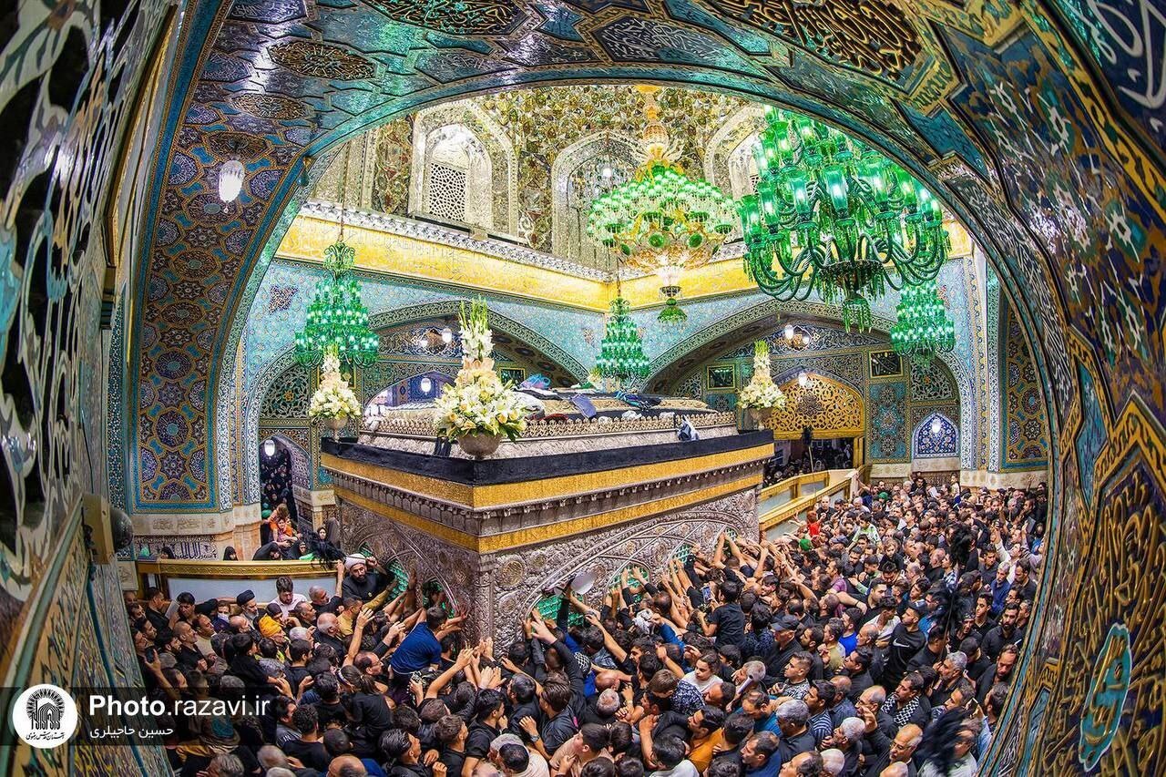 نمایی متفاوت از ضریح امام رضا (ع)