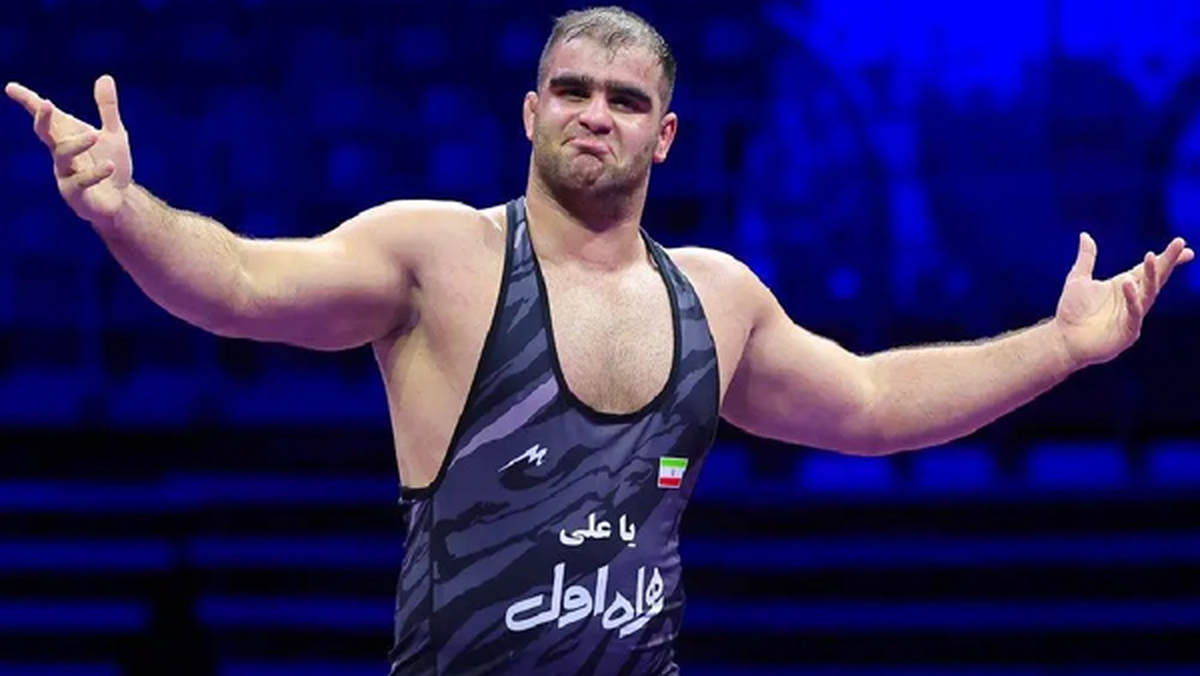 نمایش ۱۰ از ۱۰ با ۴ فرنگی‌کار در نیمه‌نهایی
