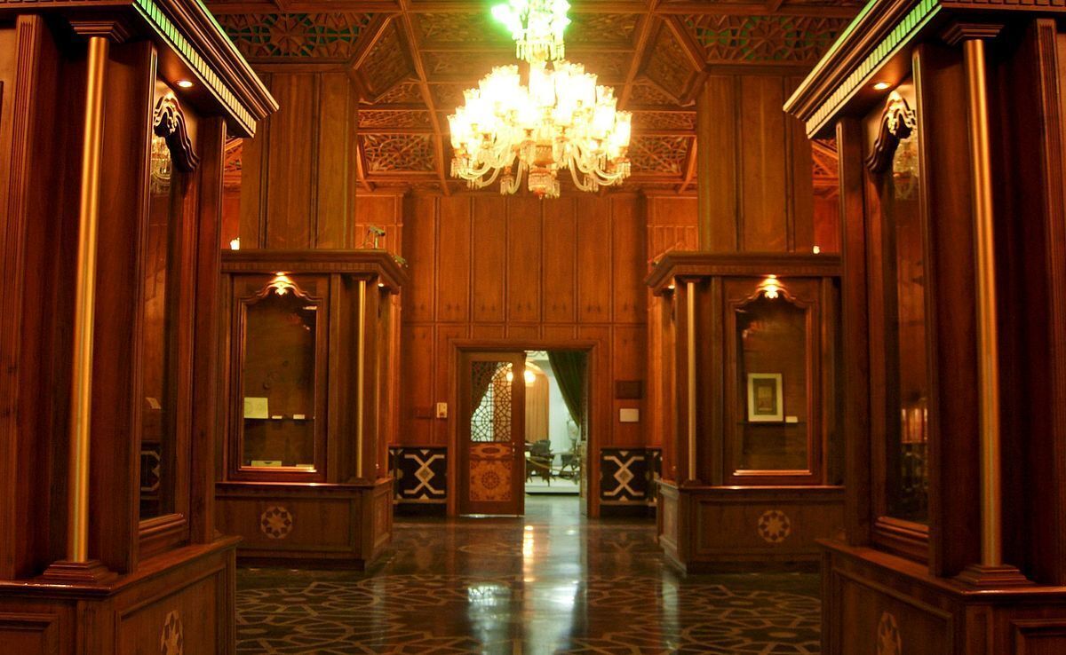 زکریای رازی در کتابخانه ملک